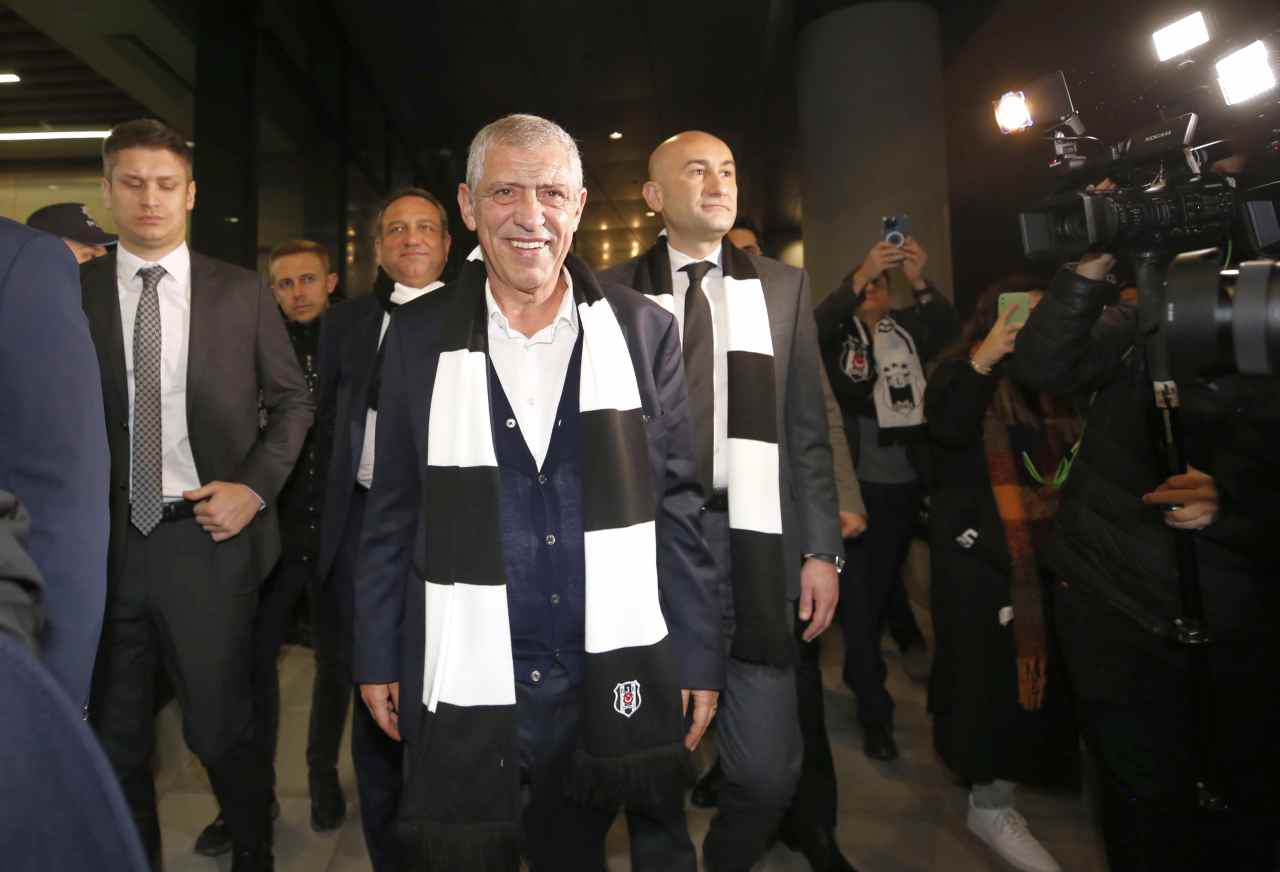 Beşiktaş’ın yeni teknik direktörü Fernando Santos, İstanbul’a geldi
