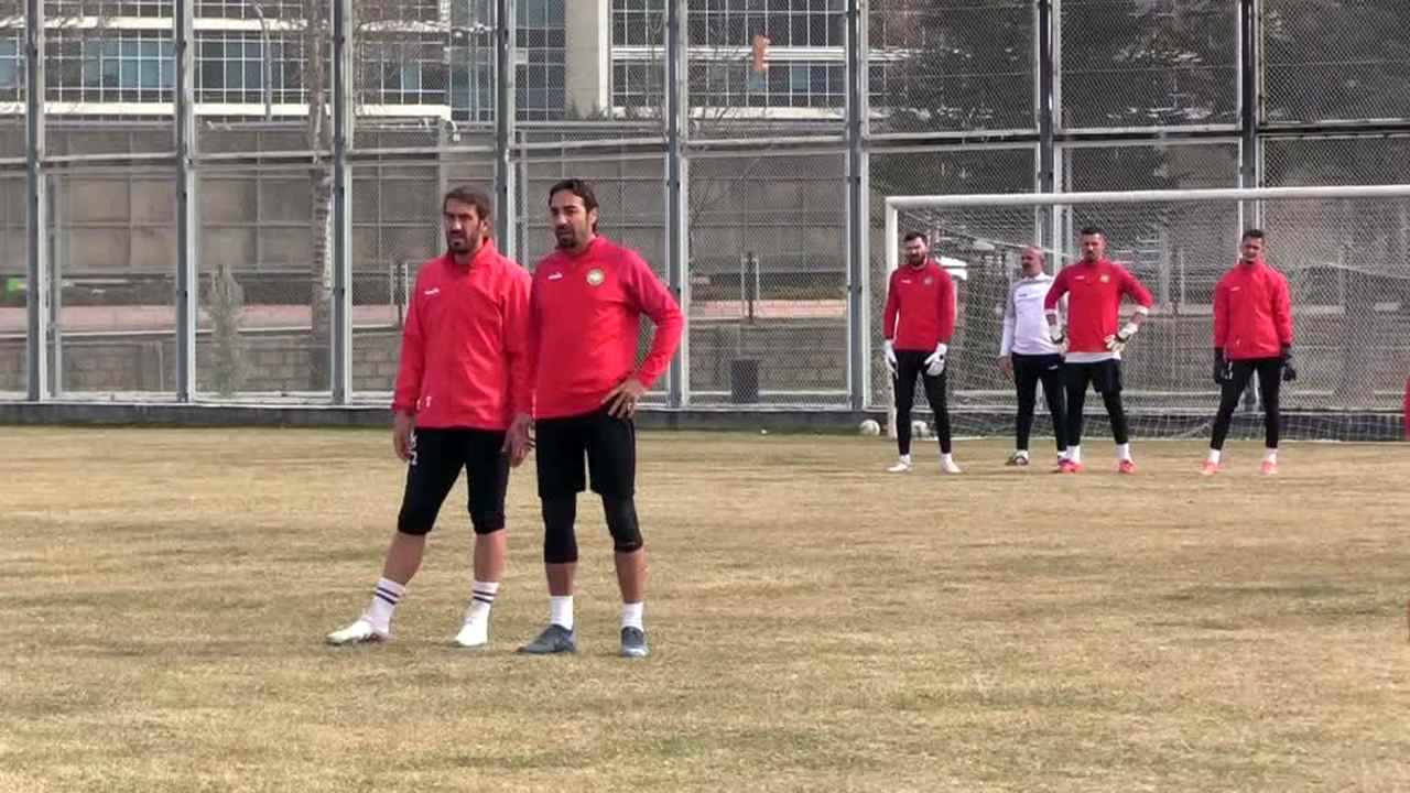 Profesyonel tüm liglerde şampiyonluk yaşayan İbrahim Öztürk, yeşil sahalardan kopmuyor