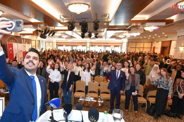YTB, TÜRKİYE BURSLUSU ÖĞRENCİLERE “HOŞ GELDİNİZ” DİYOR