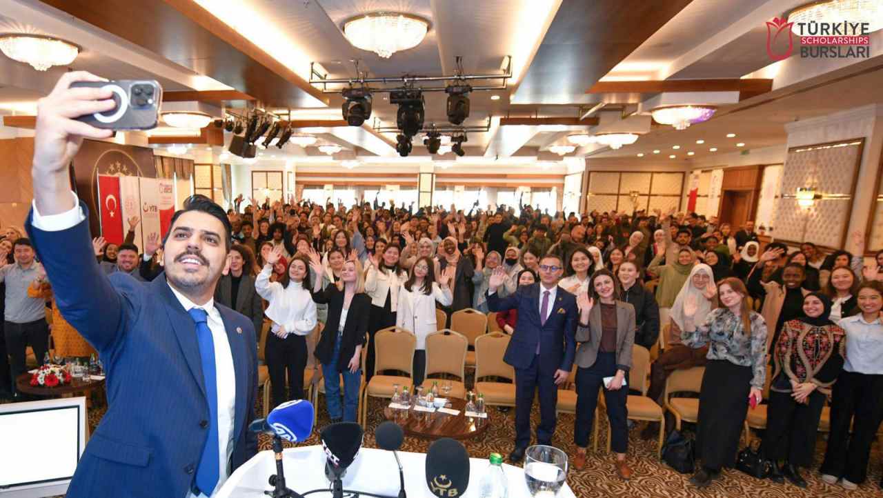 YTB, TÜRKİYE BURSLUSU ÖĞRENCİLERE “HOŞ GELDİNİZ” DİYOR