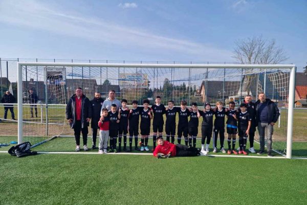 Yeni sponsorla şampiyon gibi başladı