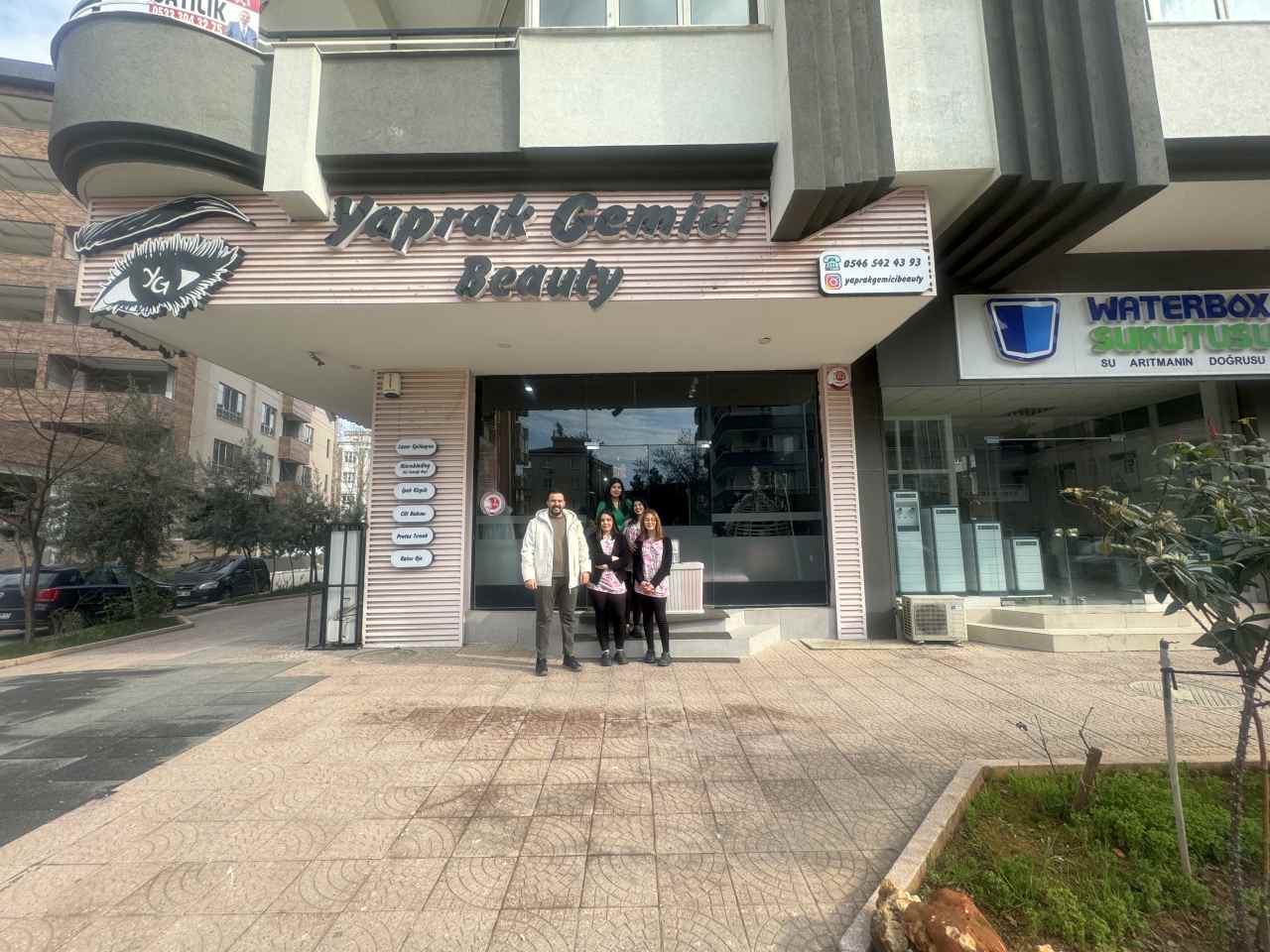 “Biz hizmet için buradayız”