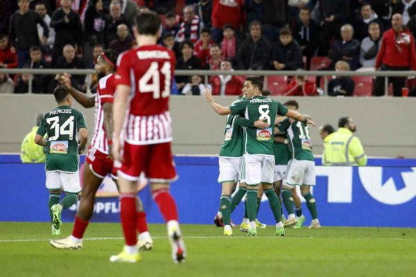 Fatih Terim yönetimindeki Panathinaikos, derbide Olympiakos’u 3 golle geçti