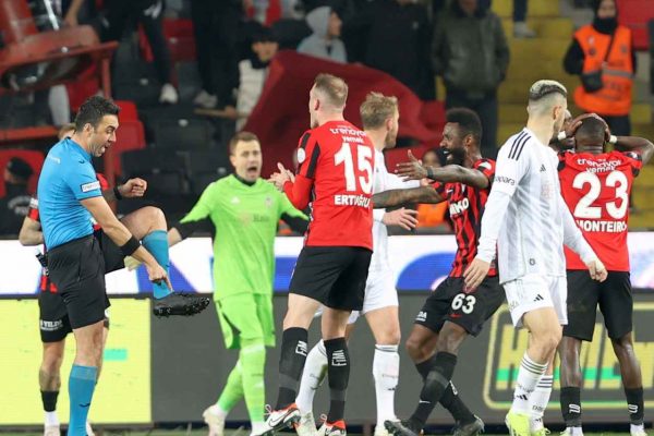 Beşiktaş yaralı!