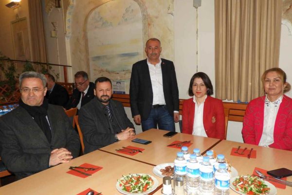 HAMBURG’DA İFTAR’DA ÇANAKKALE ŞEHİTLERİ ANILDI!