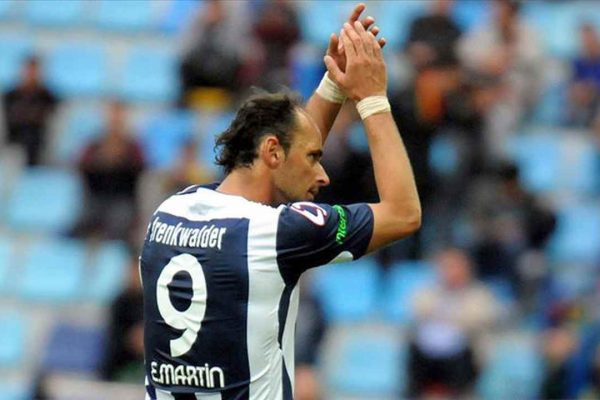 Eski milli futbolcu Ersen Martin, hayatını kaybetti