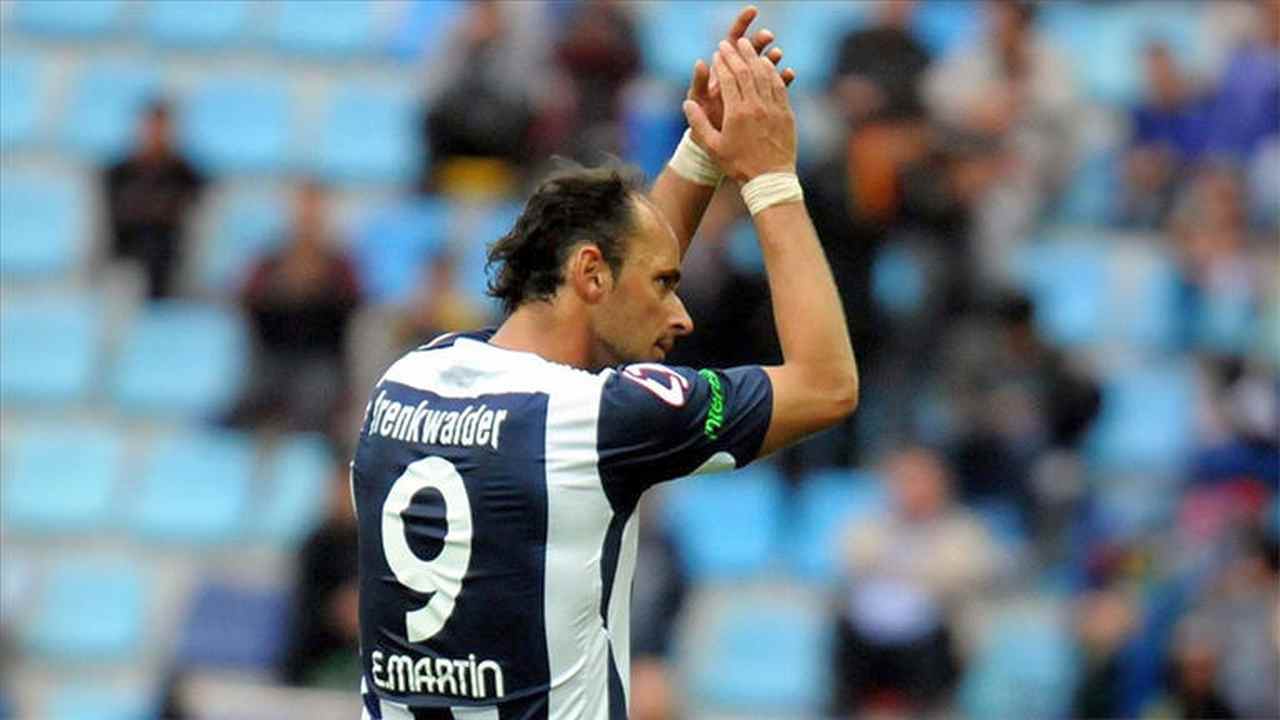 Eski milli futbolcu Ersen Martin, hayatını kaybetti