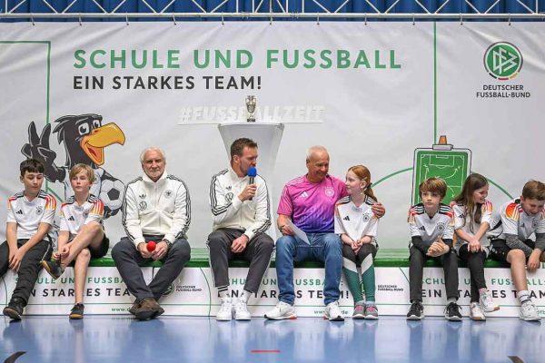 Nagelsmann, Völler und Rettig besuchen Schule bei Mainz