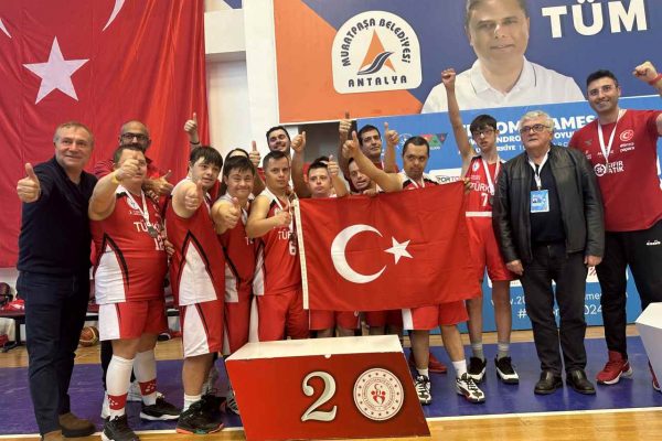 Down Sendromlu Milli Basketbol Takımı, Trisome Oyunları’nda ikinci oldu