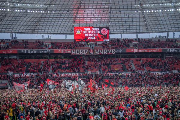 Bayer Leverkusen, Bundesliga’da ilk şampiyonluğunu garantiledi