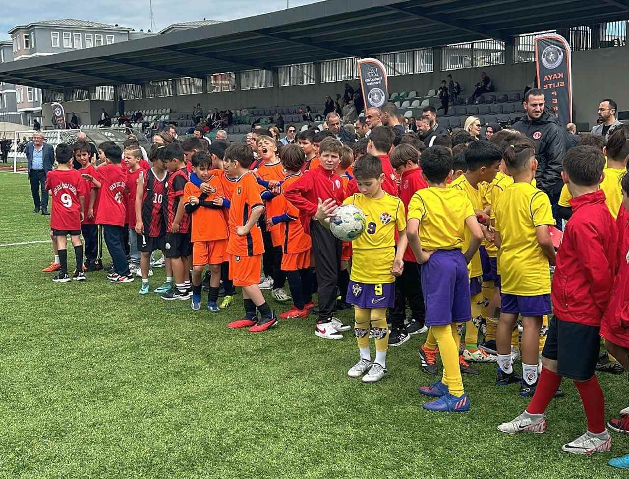 “Çocuk Bayramı Kupası” futbol turnuvası düzenlendi