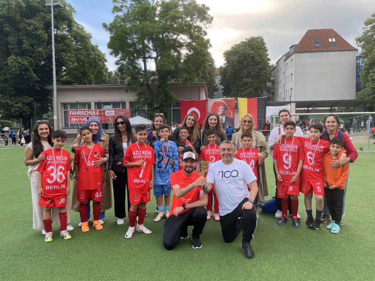 Aziz Nesin Kazandı