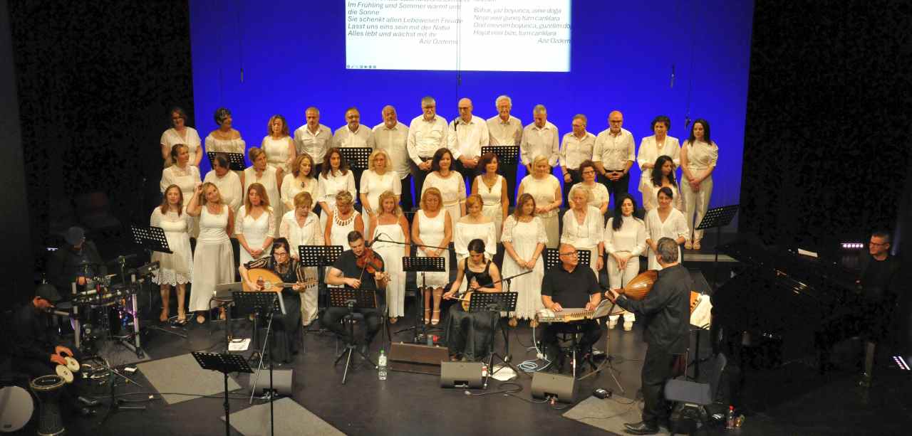 Menekşe Korosu’nun Yaz Konserinde İnsanlar Müzikle Kaynaştı