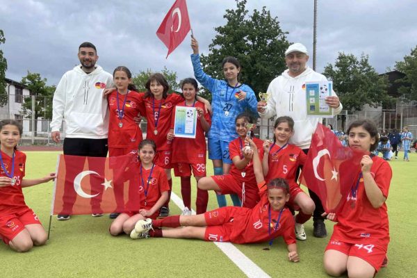 Aziz Nesin takımının yıldızları