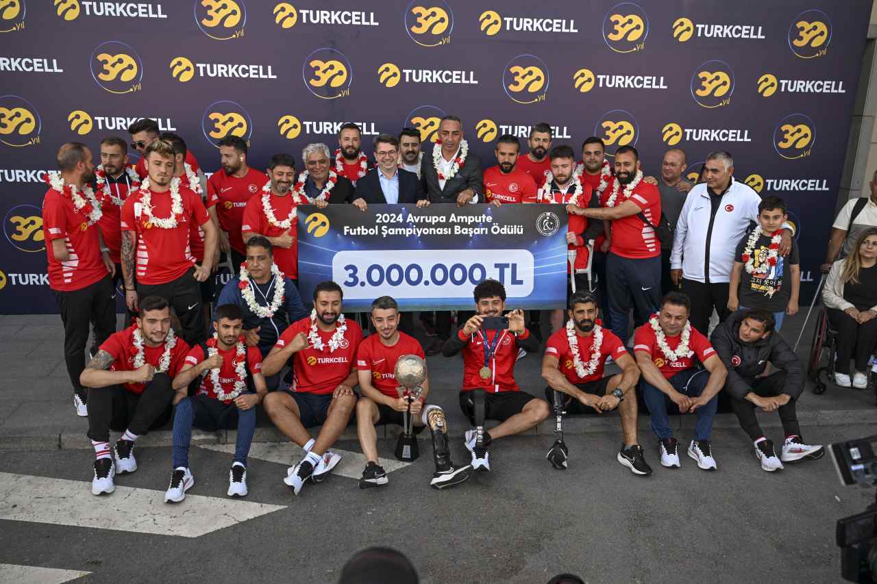 Avrupa Şampiyonu Ampute Futbol Milli Takımı yurda döndü