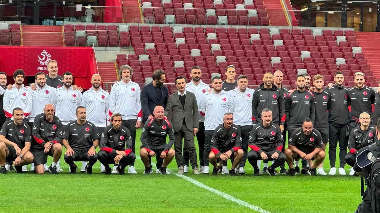 A Milli Futbol Takımı, PGE Narodowy Stadı’nda yürüyüş yaptı