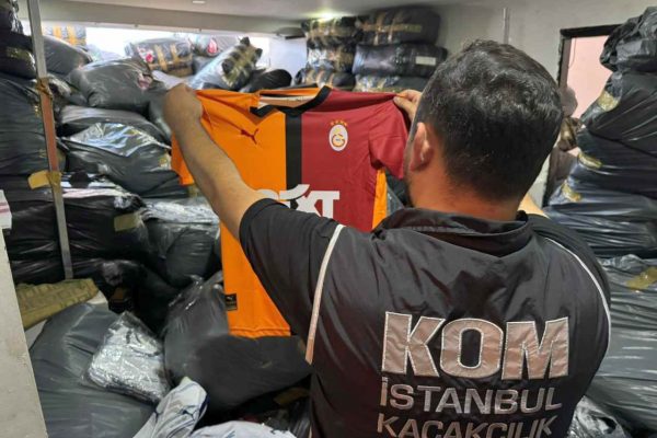İstanbul’da “kaçak forma” operasyonunda 5 şüpheli yakalandı