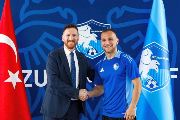 Erzurumspor FK, Mustafa Akbaş ve Sefa Akgün’le sözleşme yeniledi