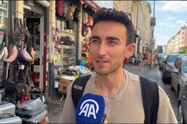 Almanya’daki Türkler, milli takımın performansıyla gurur duyuyor