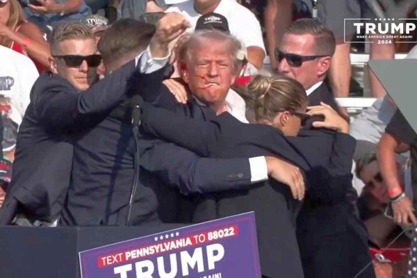 Trump’a ateş açıldı