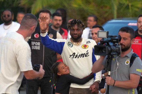 Fenerbahçe’nin transfer görüşmelerinde bulunduğu Saint-Maximin, İstanbul’a geldi
