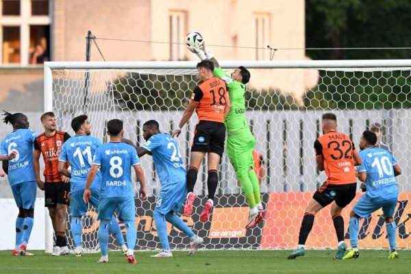 Trabzonspor, Slovakya’nın Ruzomberok takımını deplasmanda 2-0 yendi.