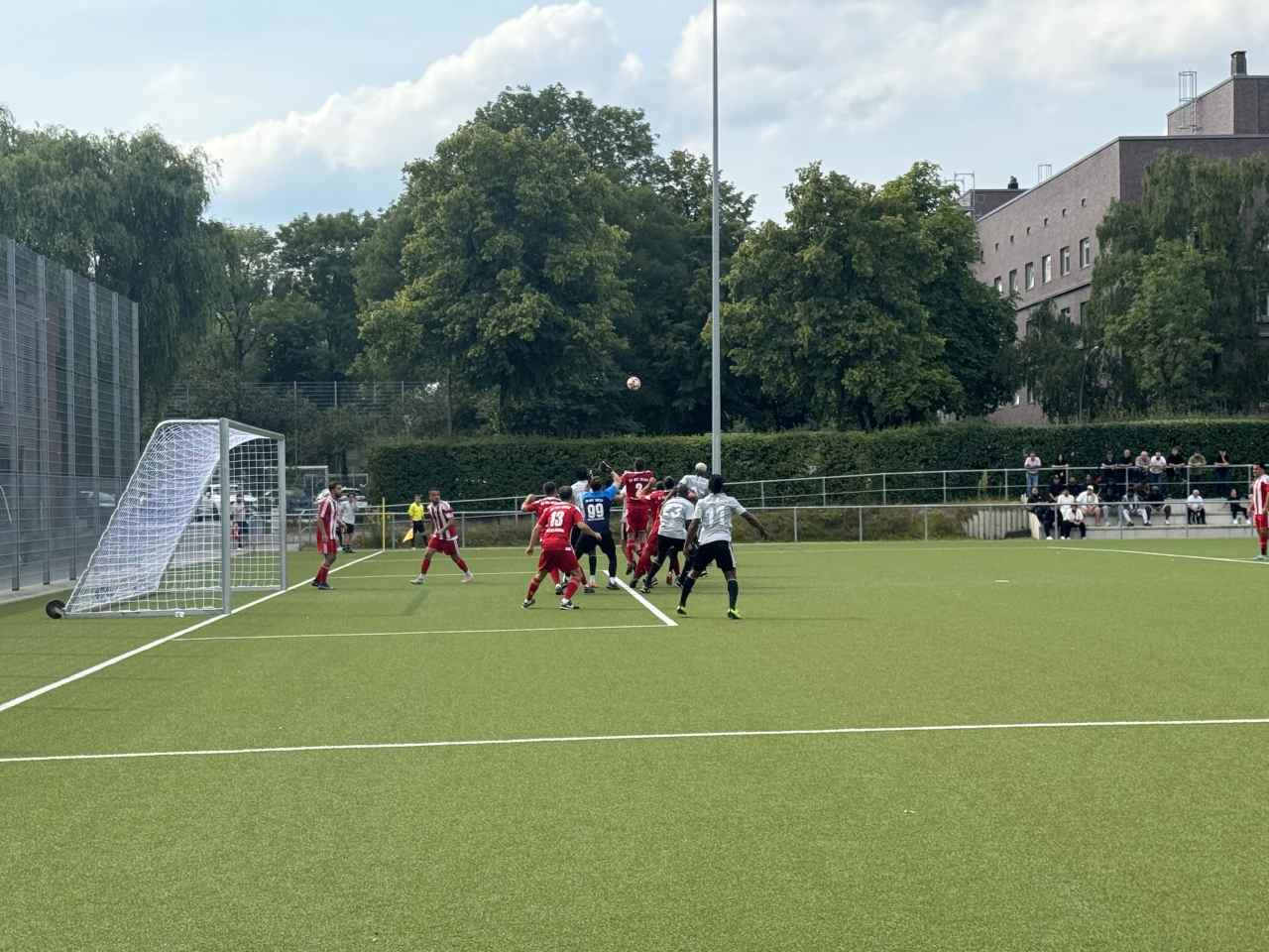 Üç hata üç gol, Kosova’nın neşesi bol…