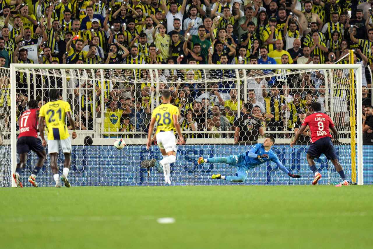 Fenerbahçe, Şampiyonlar Ligi’ne uzatmalarda havlu attı