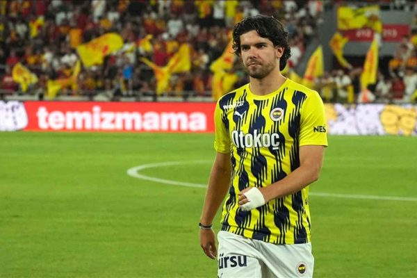 Ferdi Kadıoğlu, Brighton ile transfer görüşmeleri için İngiltere’ye gitti