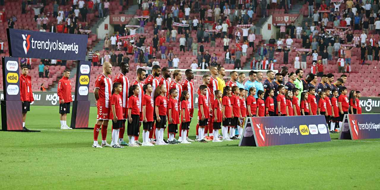 Samsunspor evinde 3 puanı aldı