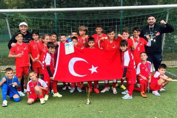 Aziz Nesin İlkokulu, Avrupa Futbol Şampiyonu!