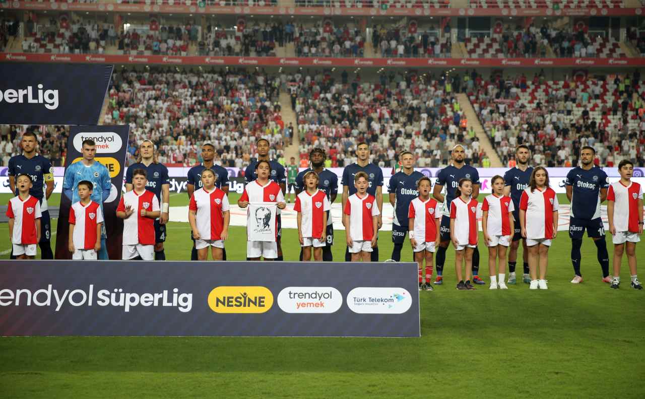 Antalyaspor’un sahasındaki yenilmezliğine Fenerbahçe son verdi