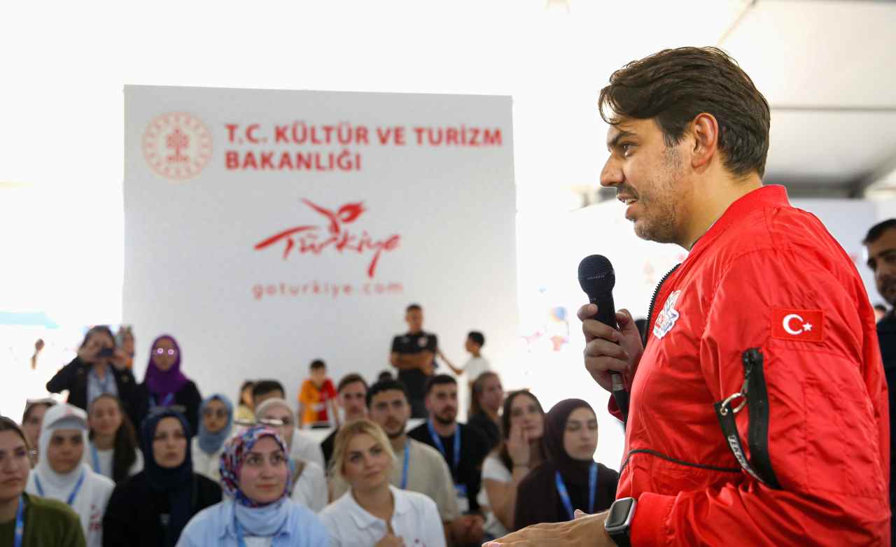 TÜRK DÜNYASININ GENÇLERİ TEKNOFEST’TE BULUŞTU, KAYNAŞTI!