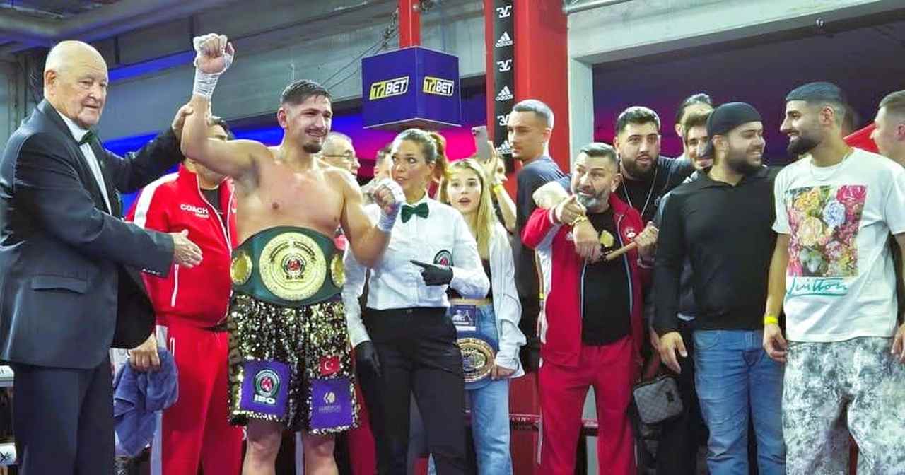 EMRE ÇUKUR, KITALAR ARASI BOKS ŞAMPİYONU