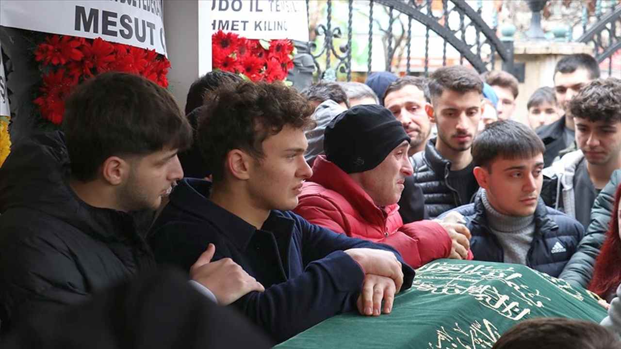 Spor camiası, çığ düşmesi sonucu ölen judocu Emre Yazgan’ın yasını tutuyor