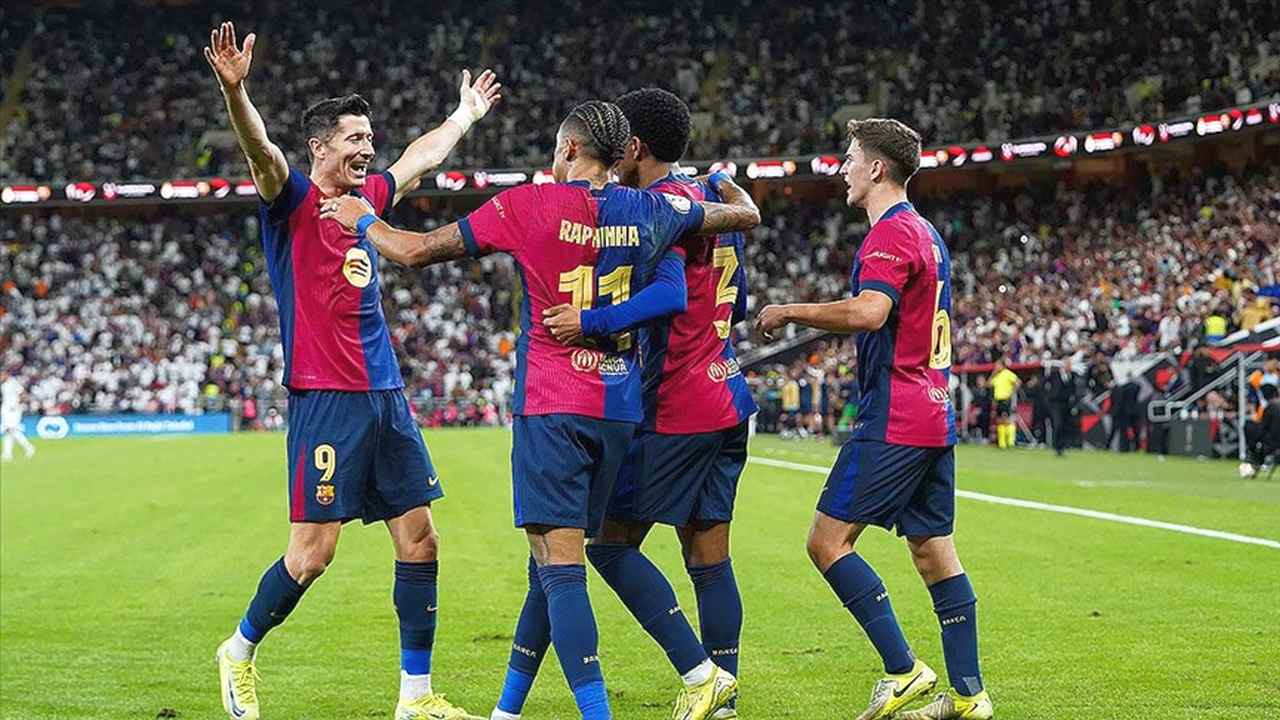 Barcelona, Real Madrid’i 5-2 yenerek İspanya Süper Kupası’nı kazandı