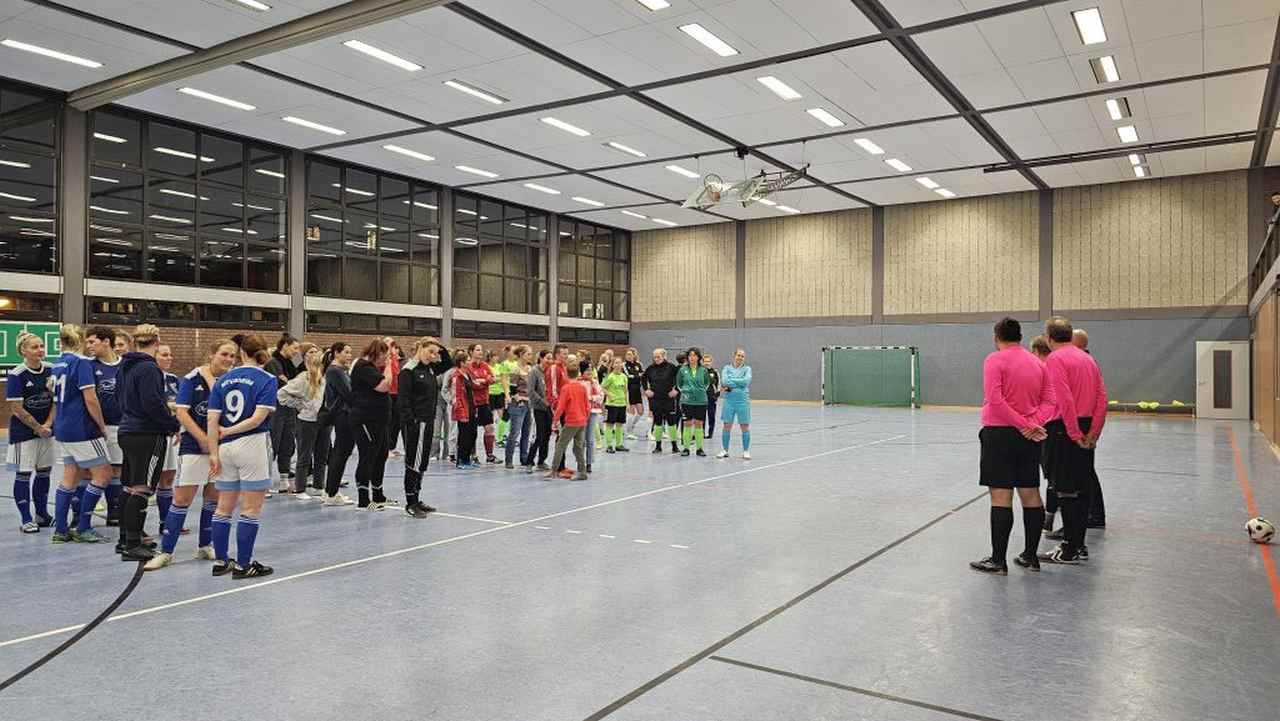 Tolle, spannende Spiele und super Stimmung beim 1. HFV-Futsal-Cup der Ü32-Frauen