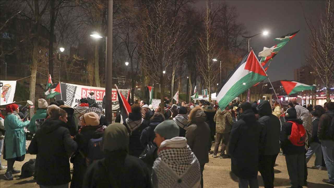 Fransa’da, Paris ve Maccabi Tel-Aviv basketbol takımlarının karşılaşması protesto edildi