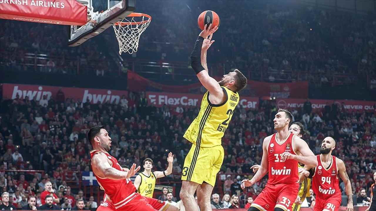 Fenerbahçe Beko, THY Avrupa Ligi’nde Olympiakos’u deplasmanda mağlup etti