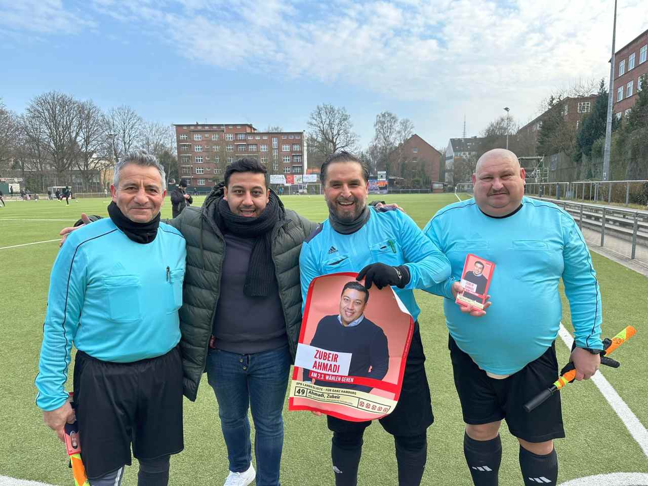 Amadi Zubeir führte seine Wahlkampfarbeit auf dem Fußballfeld durch