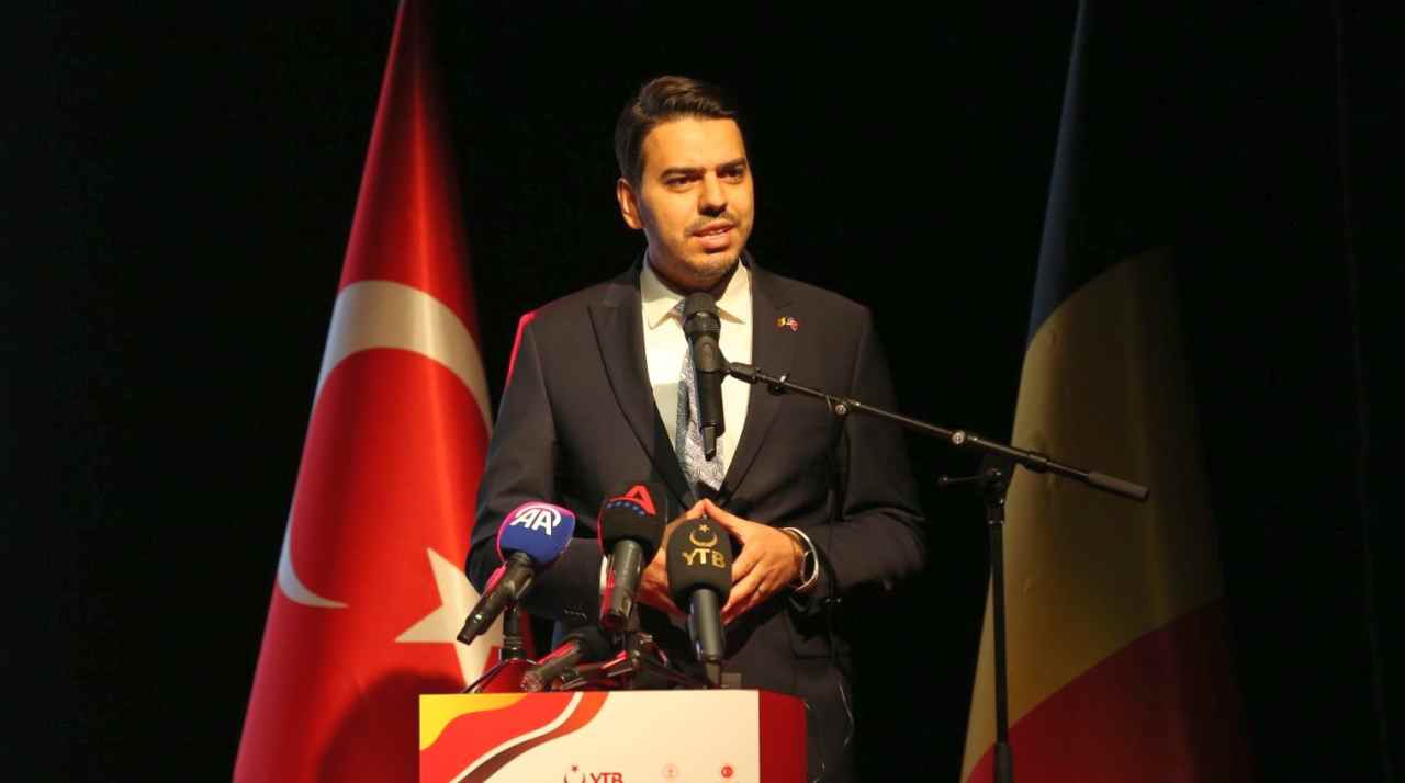 Eren, tekrar zafere ulaşan Saint-Josse Belediye Başkanı Emir Kır’ı tebrik etti