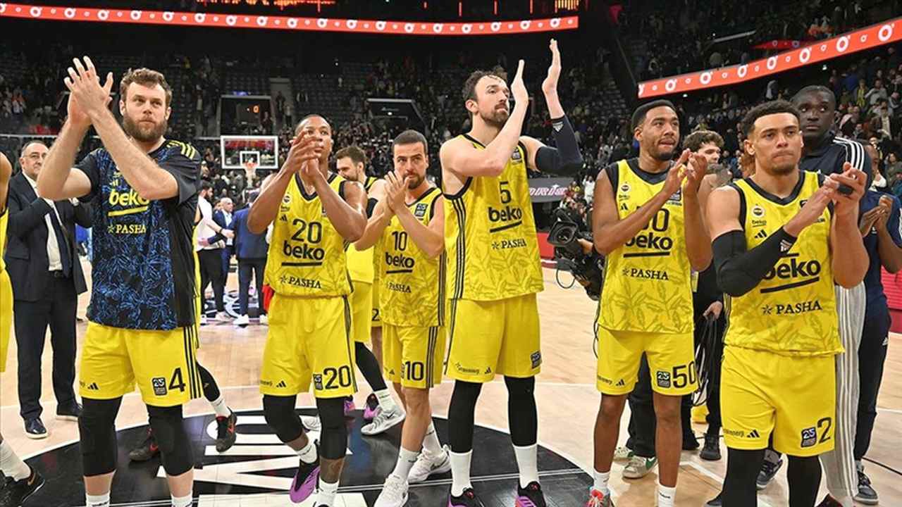 Fenerbahçe Beko deplasmanda Paris Basketbol’u mağlup etti