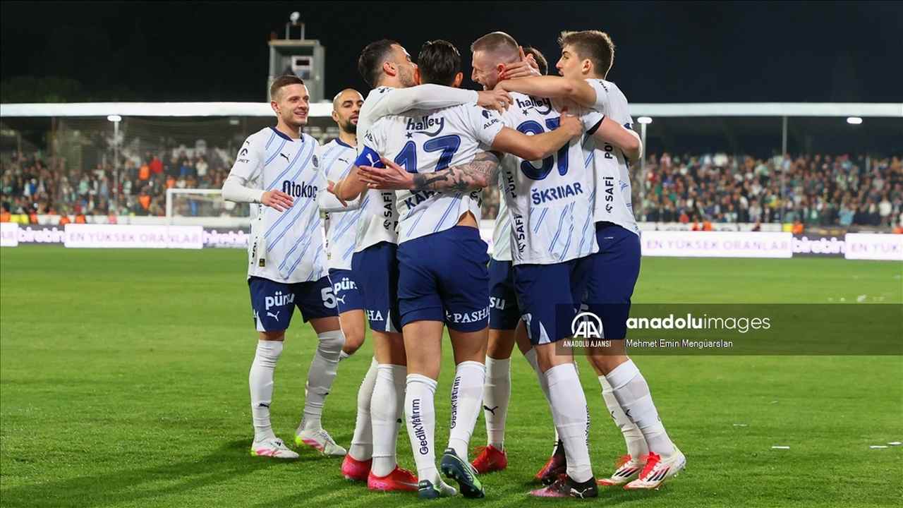 Fenerbahçe deplasmanda 4 golle kazandı