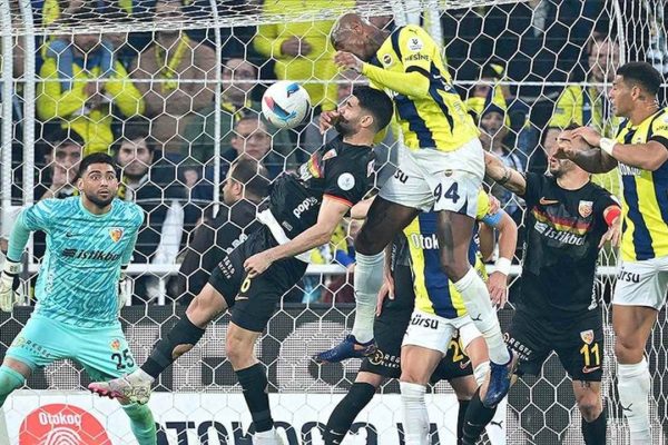 Fenerbahçe şampiyonluk şansını zora soktu