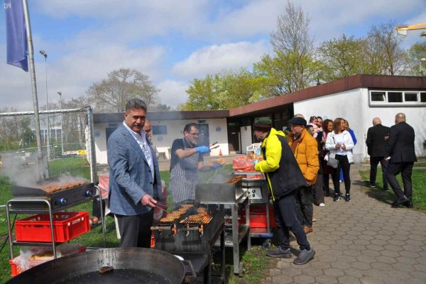 Hamburg’da bütün renkler ”Beşiktaş”ın Bahar Şenliği’nde eğlendi