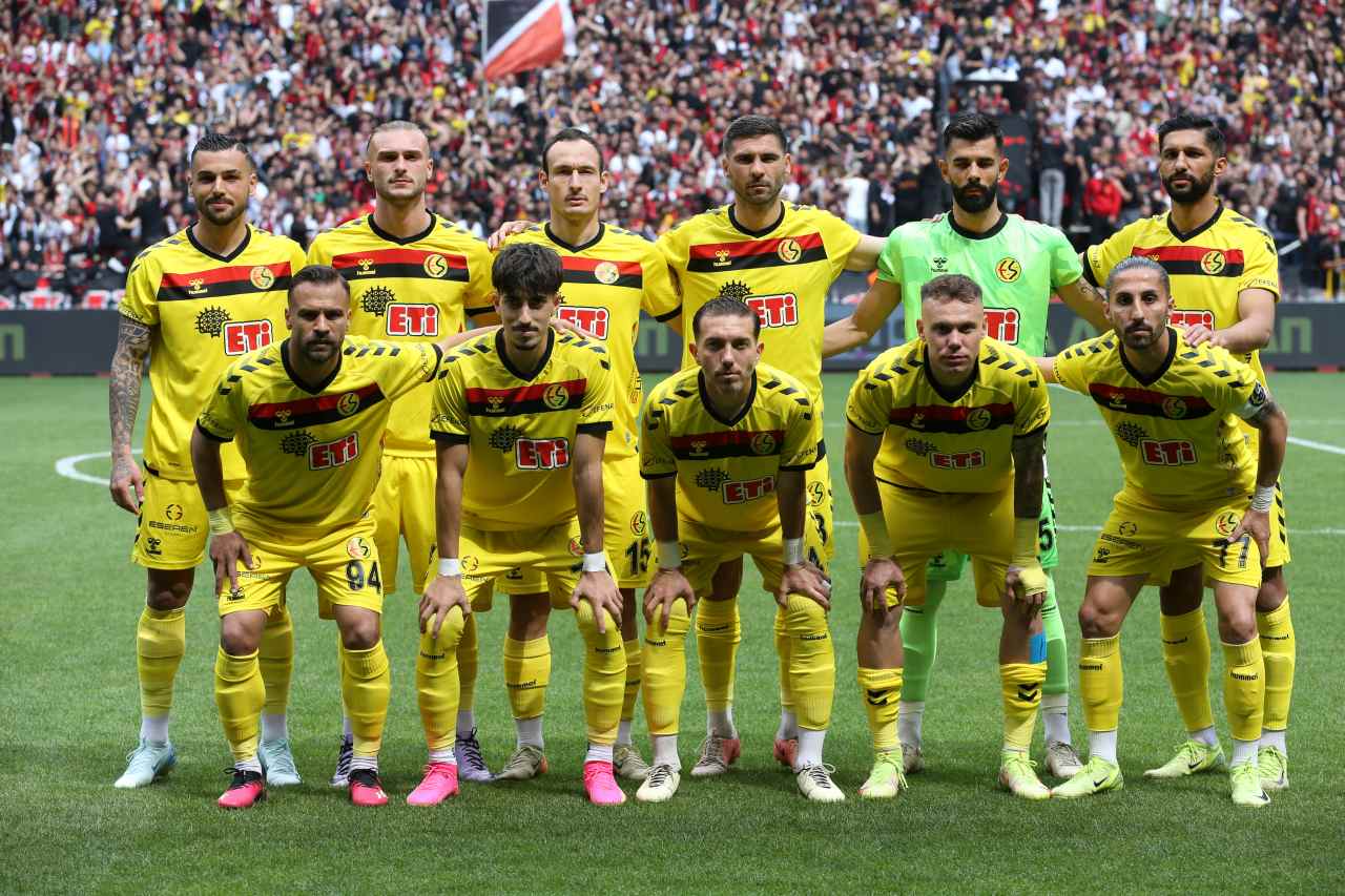 Eskişehirspor’un Bölgesel Amatör Lig maçını 33 bin 247 seyirci izledi