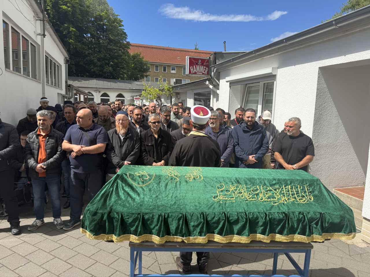 Cengiz Keser Zor Gününde Yalnız Kalmadı: Kayınvalidesi Yüksel Leventgelir’e Veda
