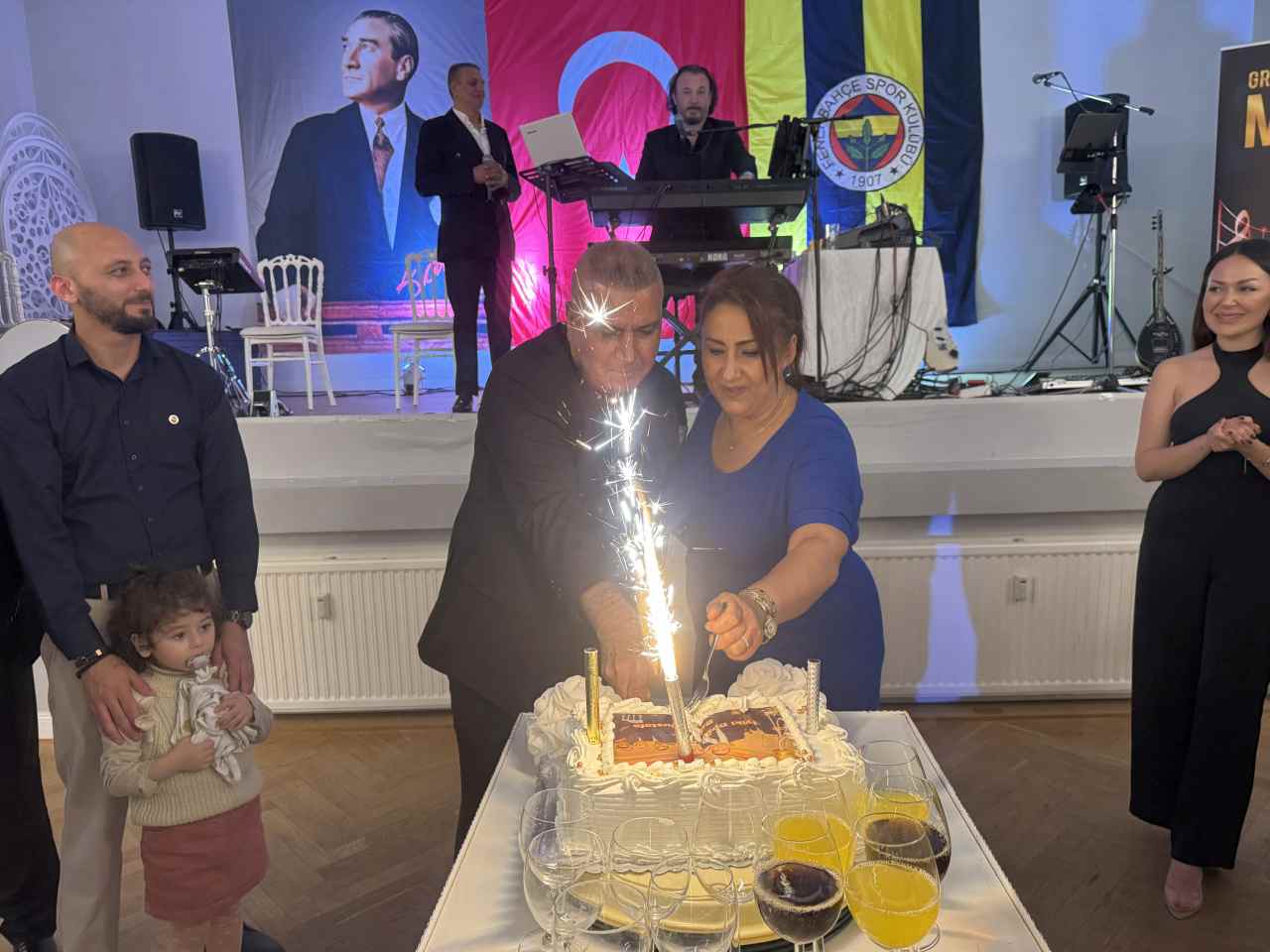 Fenerbahçeli Başkanın Yaşı, Trabzon’un Numarası: 61’de Ortak Sevgi!”