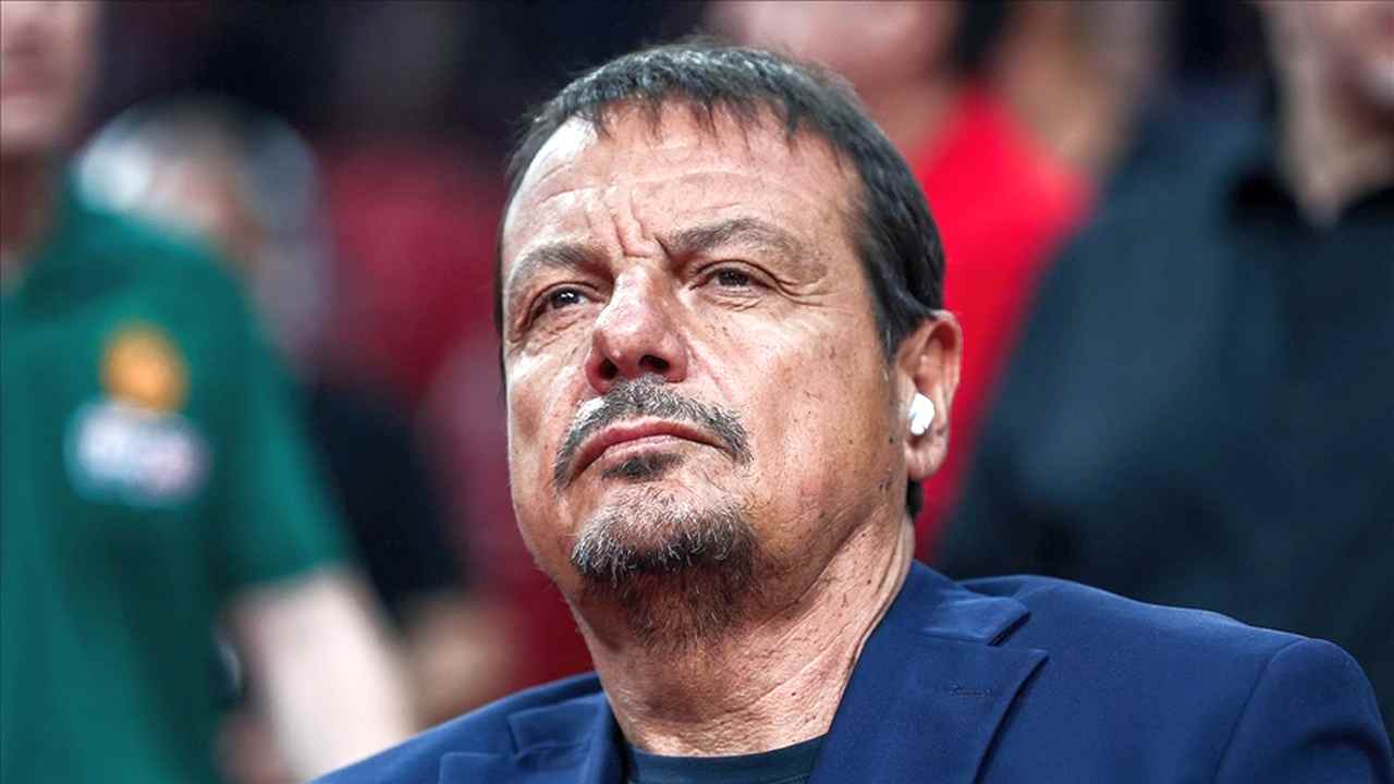 Panathinaikos Başantrenörü Ergin Ataman’dan Olympiakos taraftarına tepki