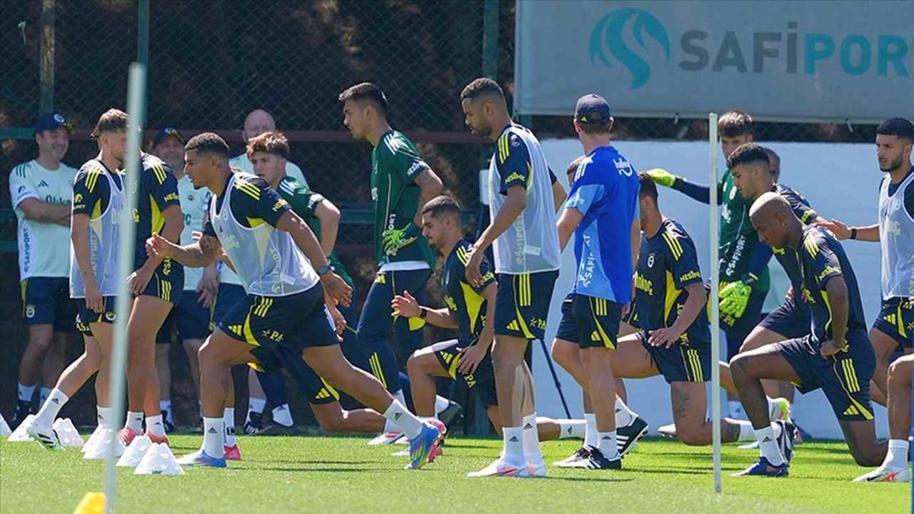 Fenerbahçe, futbol takımının kalitesini artırmak için çalışıyor